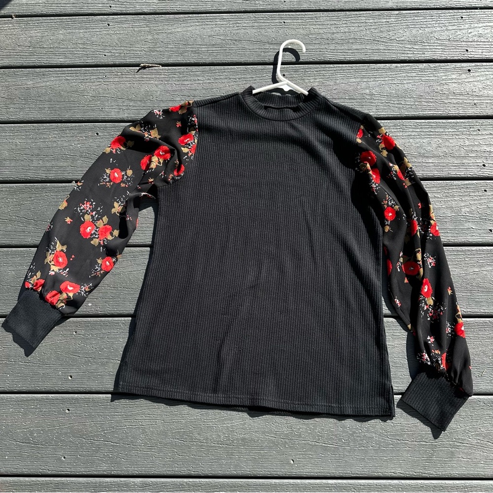 Cruel Denim‎ Black Ribbed Top floral sleeves western